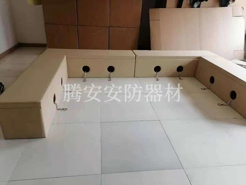 審訊椅廠家的犯人椅都分為幾種，使用過程中都有什么注意的地方？
